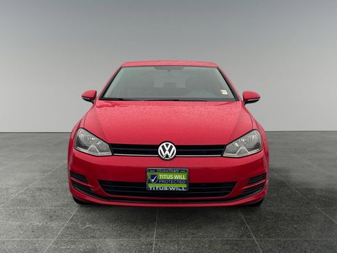 Used 2017 Volkswagen Golf S image 2