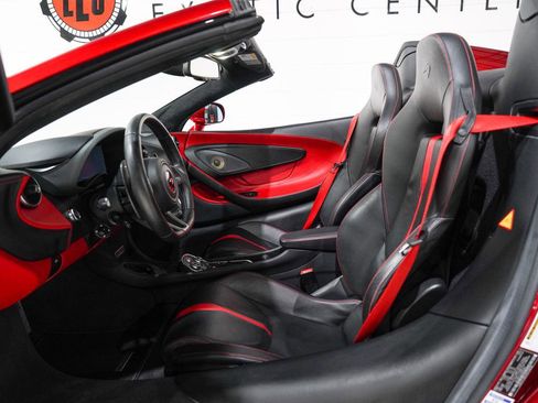 Used 2018 McLaren 570S Spider image 9