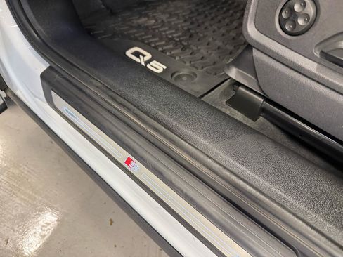 Used 2023 Audi Q5 2.0T Premium Plus w/ Premium Plus Package AWD/4WD image 29