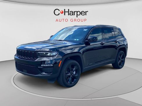 Used 2023 Jeep Grand Cherokee Limited w/ Black Appearance Package AWD/4WD image 7