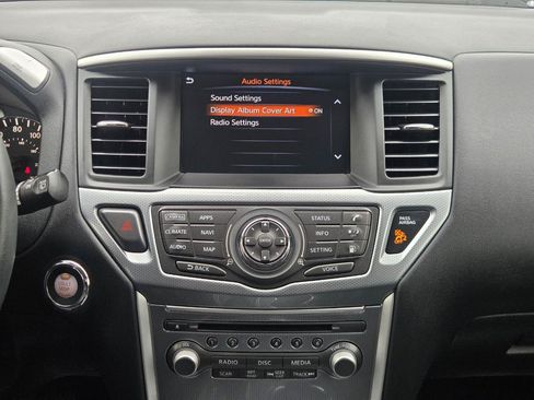 Used 2018 Nissan Pathfinder SL FWD image 23