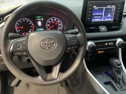 Used 2021 Toyota RAV4 LE image 14