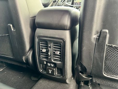 Used 2021 Jeep Grand Cherokee Limited AWD/4WD image 15