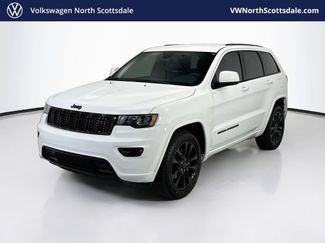 Used 2018 Jeep Grand Cherokee Altitude AWD/4WD video 1