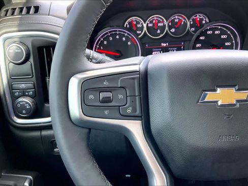 Used 2022 Chevrolet Silverado 1500 LT RWD image 23