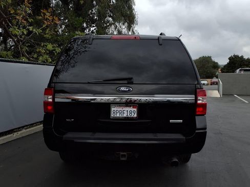 Used 2017 Ford Expedition XLT RWD image 6