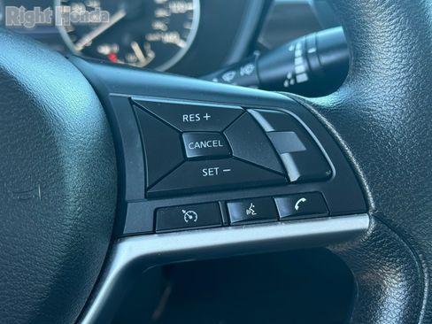 Used 2024 Nissan Altima 2.5 SV image 17