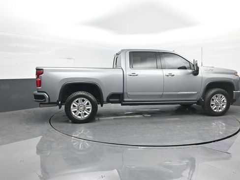 Used 2024 Chevrolet Silverado 2500 High Country w/ High Country Premium Package AWD/4WD image 8