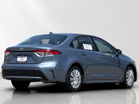 Used 2021 Toyota Corolla LE FWD image 4
