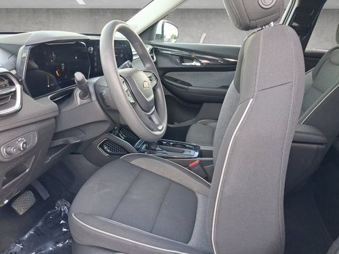 Used 2025 Chevrolet TrailBlazer LT FWD image 19