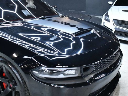 Used 2017 Dodge Charger R/T image 6