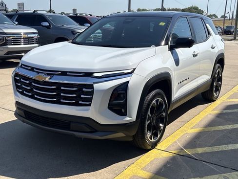 New 2027 Chevrolet Equinox LT w/ Convenience Package II FWD image 10