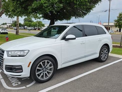 Used 2017 Audi Q7 3.0T Prestige AWD/4WD image 1