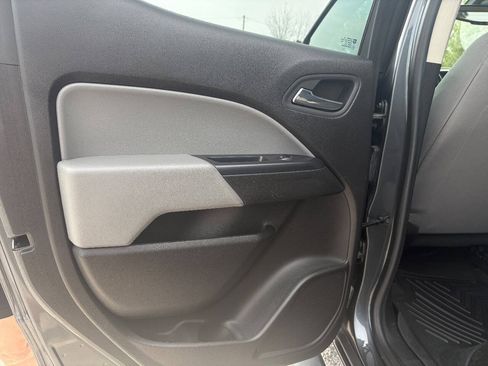 Used 2016 Chevrolet Colorado LT w/ LT Convenience Package AWD/4WD image 9