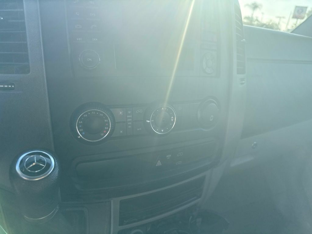Used 2016 Mercedes-Benz Sprinter 2500 image 16
