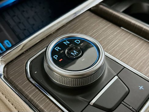 Used 2024 Ford Expedition Max Limited image 25