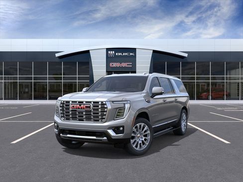 New 2026 GMC Yukon XL Denali w/ Denali Reserve Package RWD image 32