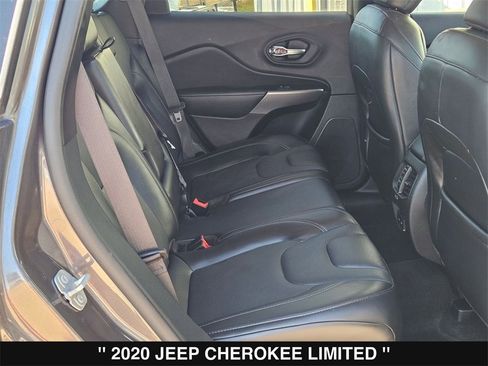 Used 2020 Jeep Cherokee Limited image 26