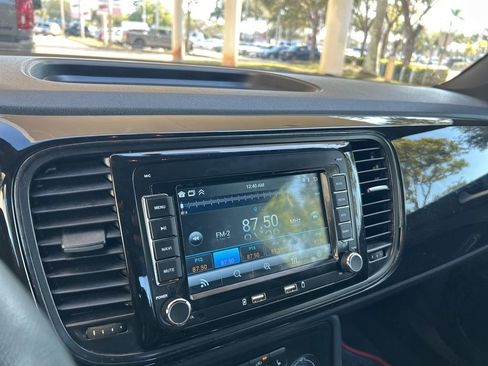 Used 2015 Volkswagen Beetle 1.8T image 18