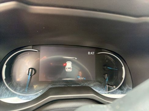 Used 2024 Toyota RAV4 LE AWD/4WD image 7