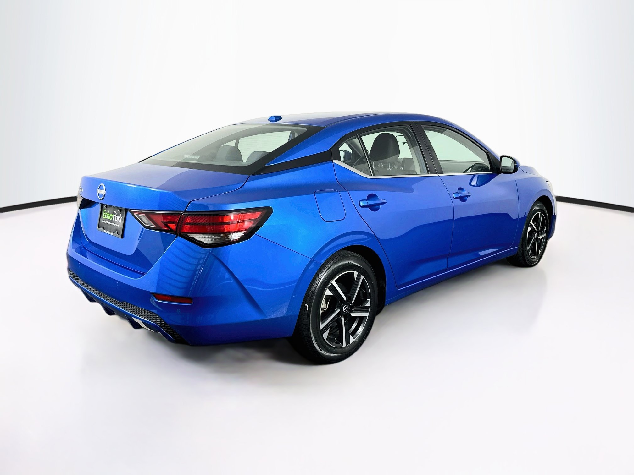 Used 2025 Nissan Sentra SV FWD image 9