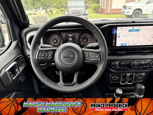 New 2025 Jeep Gladiator Sport image 17