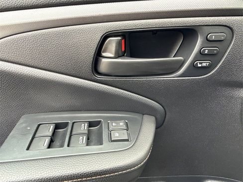 Certified 2023 Honda Passport TrailSport image 18