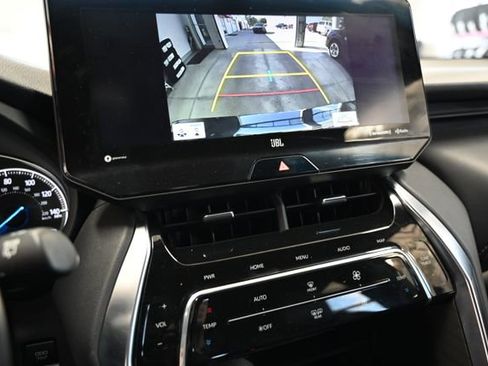 Used 2021 Toyota Venza XLE w/ Softex Package AWD/4WD image 18