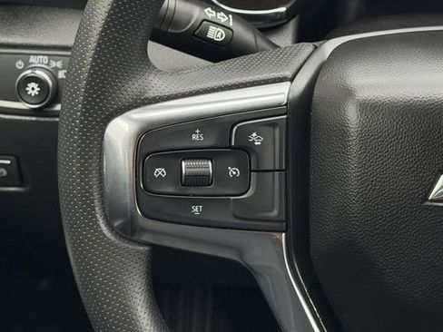 Used 2025 Chevrolet Blazer LT image 12