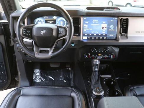 Used 2025 Ford Bronco Outer Banks image 18