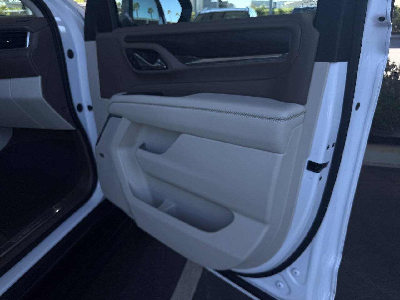Used 2021 GMC Yukon Denali w/ LPO, Illumination Package AWD/4WD image 12