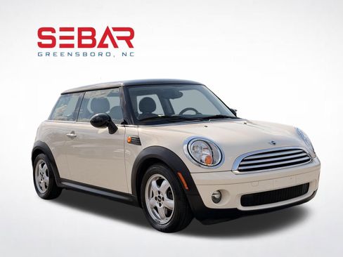 Used 2010 MINI Cooper Hardtop image 3