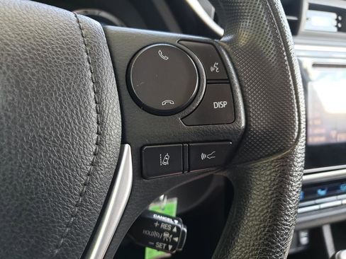 Used 2017 Toyota Corolla LE image 21