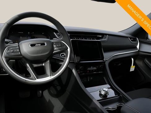 New 2025 Jeep Grand Cherokee L Laredo AWD/4WD image 13