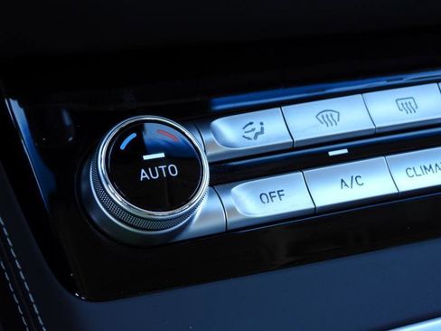 Used 2020 Genesis G90 3.3T Premium image 83