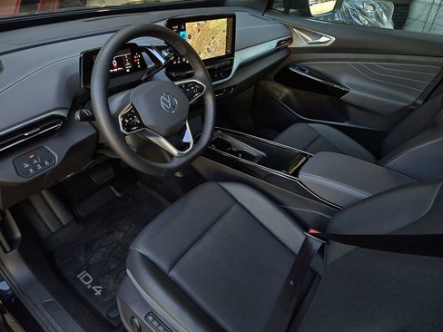 Certified 2023 Volkswagen ID.4 Pro S Plus AWD/4WD image 9