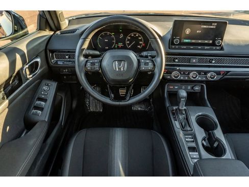 Used 2025 Honda Civic Sport image 19