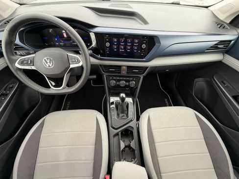 Used 2024 Volkswagen Taos SE FWD image 10