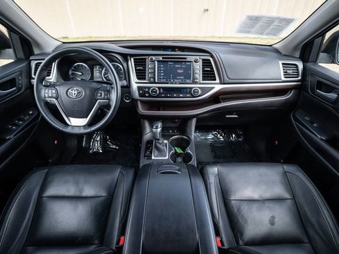 Used 2016 Toyota Highlander Limited image 12