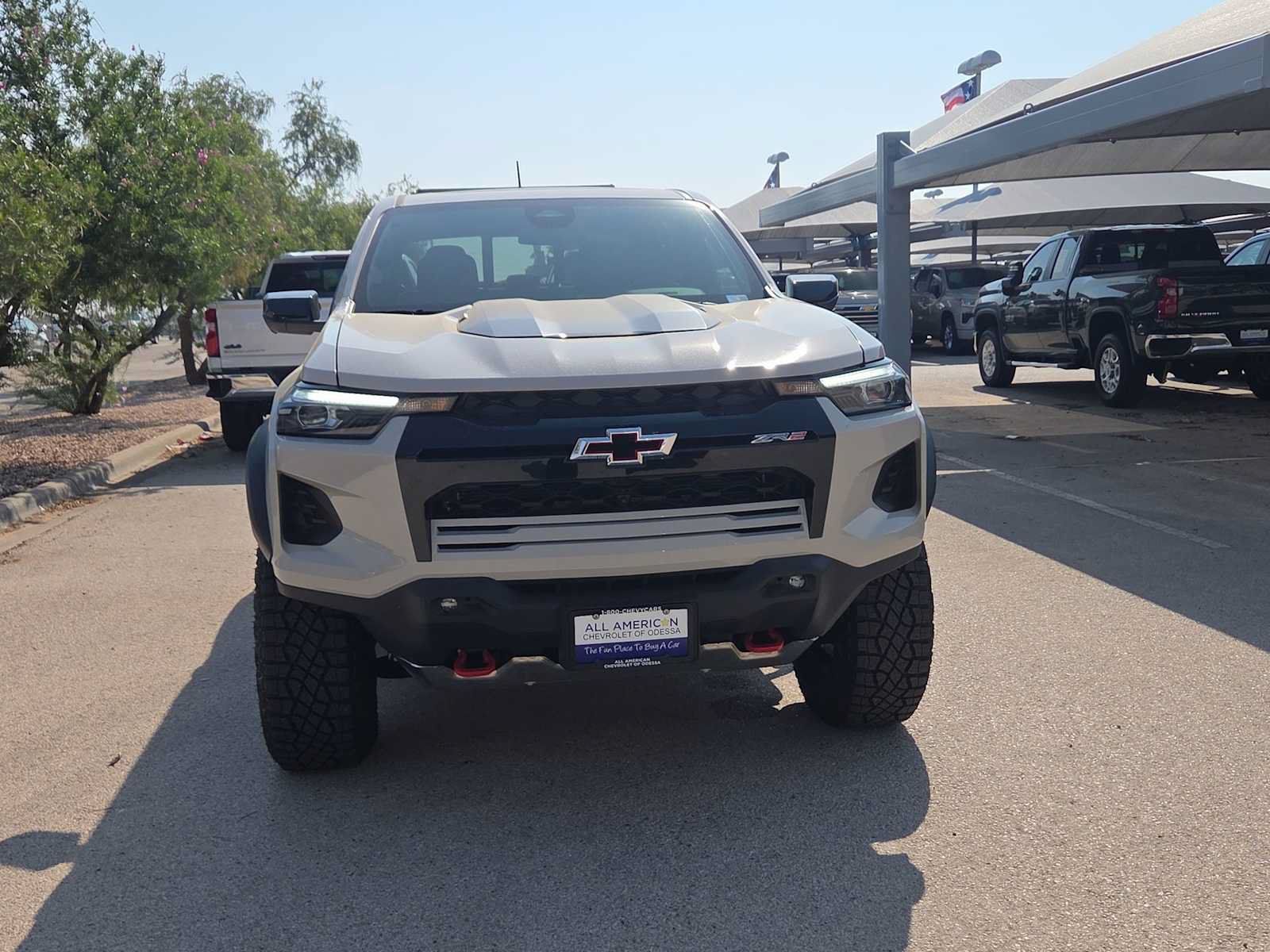 Used 2026 Chevrolet Colorado ZR2 w/ Midnight Edition AWD/4WD image 3