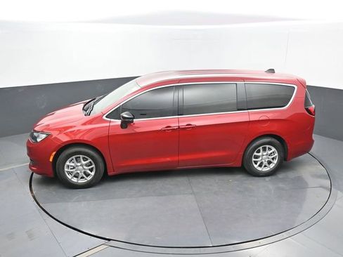 New 2025 Chrysler Voyager LX image 46