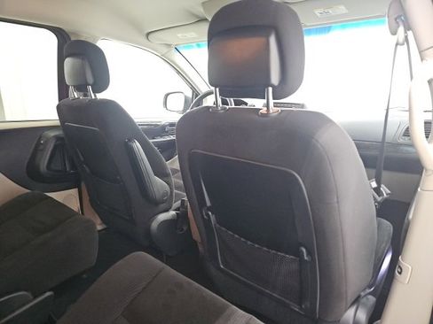 Used 2014 Dodge Grand Caravan SXT image 15