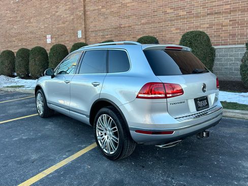 Used 2016 Volkswagen Touareg Sport image 20