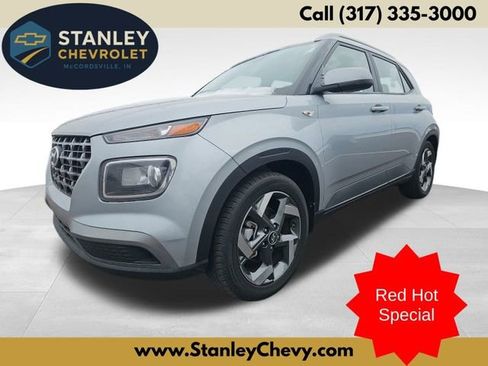 Used 2023 Hyundai Venue SEL image 1