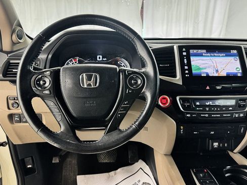 Used 2016 Honda Pilot Touring image 15