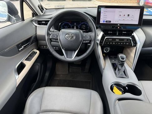 Certified 2024 Toyota Venza Limited image 22