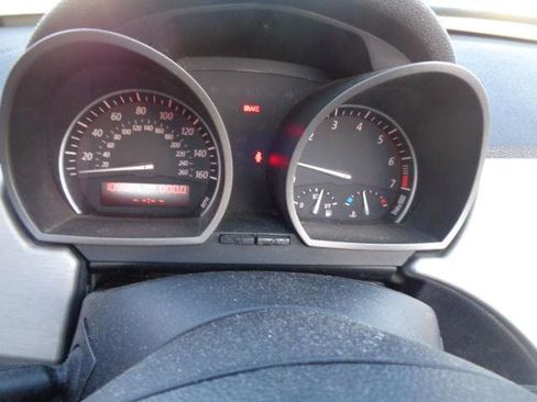 Used 2003 BMW Z4 2.5i image 9