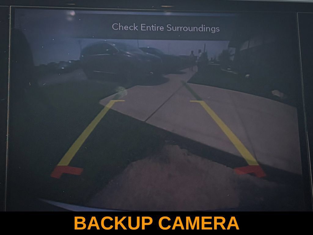 Used 2019 Chrysler Pacifica Limited w/ S Appearance Package FWD image 4