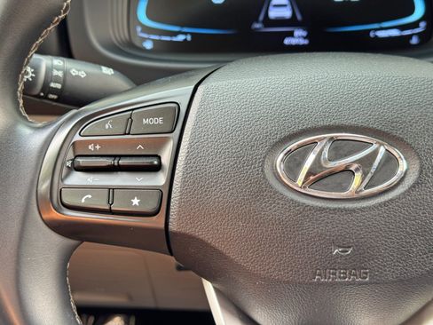 Used 2023 Hyundai Venue SEL FWD image 20