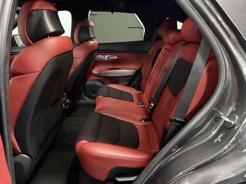 Used 2024 Genesis GV70 2.5T Sport Prestige w/ Sport Prestige Package image 15